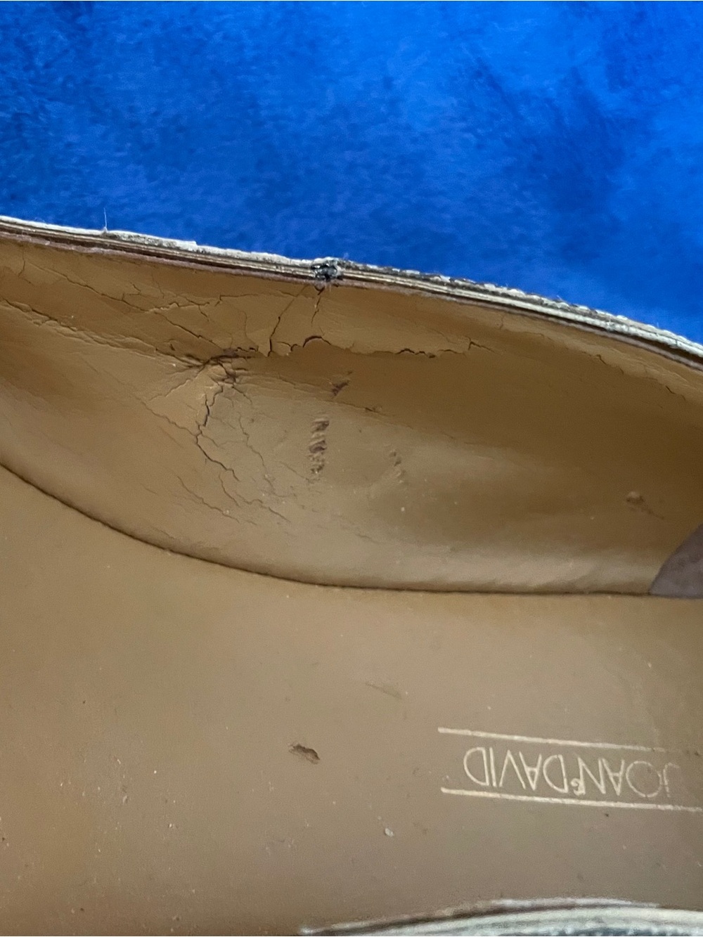 CIRCA JOAN and DAVID Metallic Gold Bow Leather Ballet Flats - Picture 6 of 7